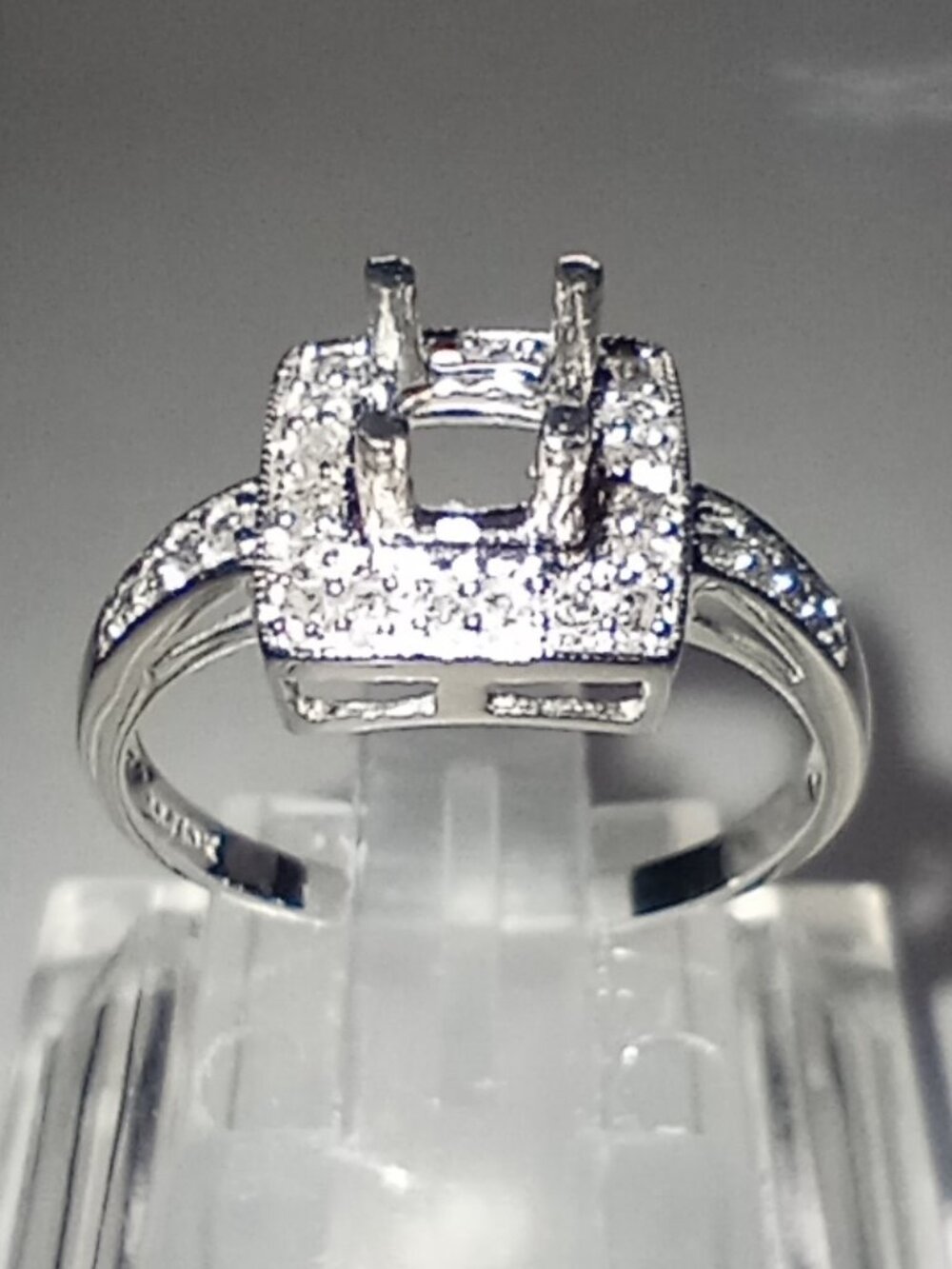 Odds&Ends – Semi-mounts, Castings & Pre-Owned Gold – 16g Gold – 0.61ctw Diamonds - Picture 4 of 15
